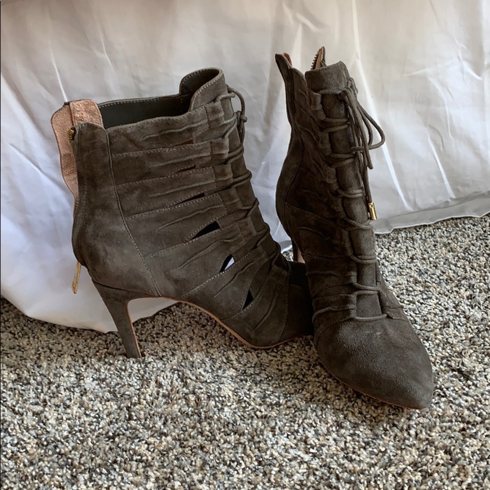 Joie heel